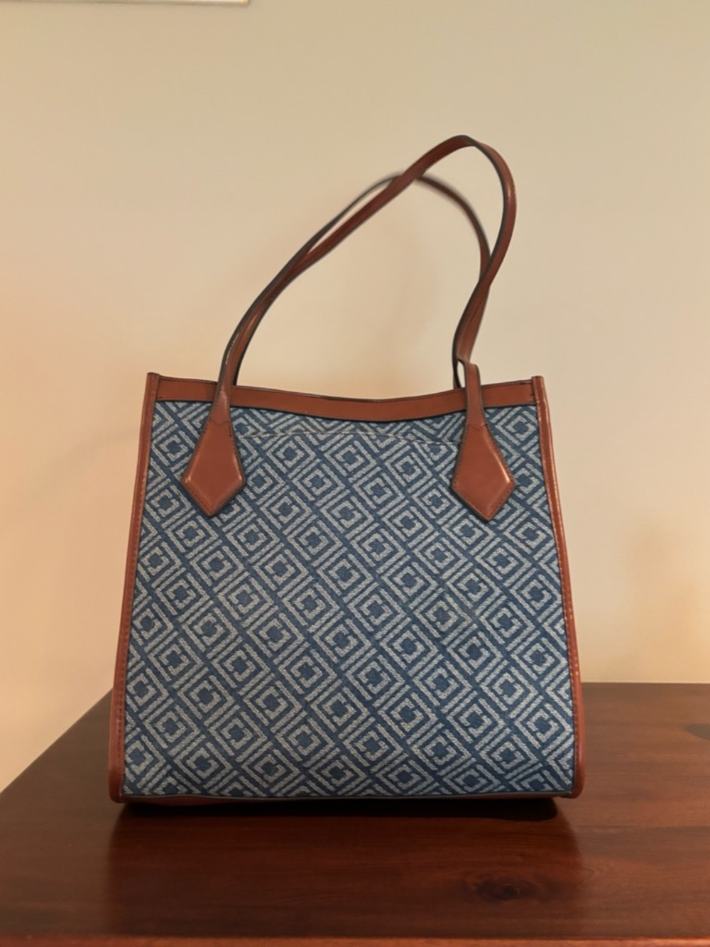Liz Claiborne Blue Geometric Tote Bag Brown Trim Shoulder Purse - Picture 3 of 9